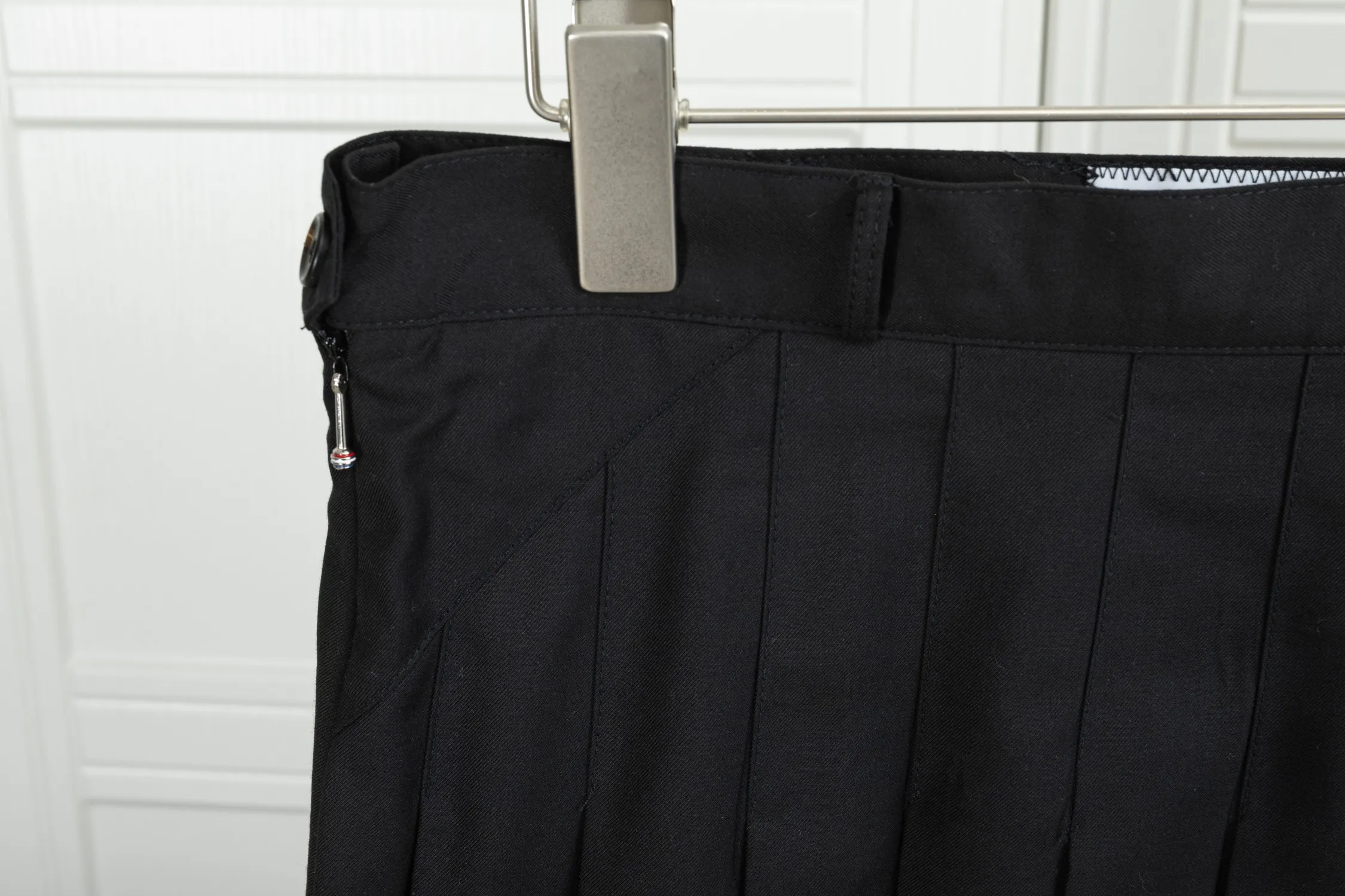𝑻𝒉𝒐𝒎 𝑩𝒓𝒐𝒘𝒏𝒆 (Original 2 ) Thom Browne: 1:1 : Gray Black Size：0123